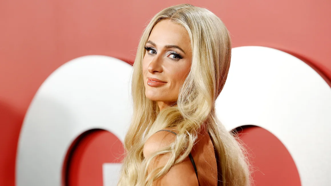 Rumah Paris Hilton terbakar